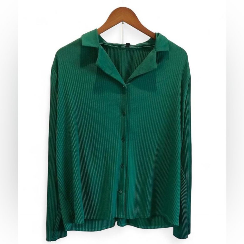 Adrianna Papell Emerald Green Flowy Button Down Shirt - Size Large